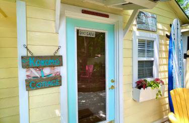 Romantic Beach Style Cottage close to everything! - Photo 2