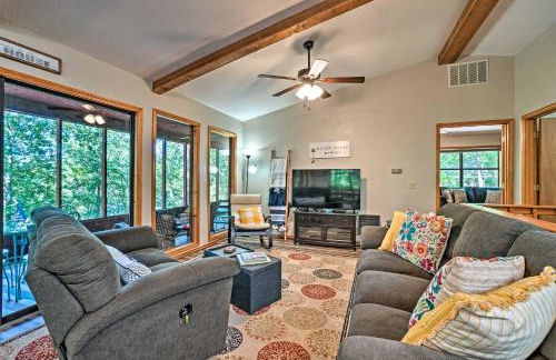 Home with Large Deck on Table Rock Lake! - Foto 10