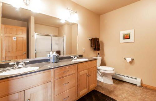 Incredible Views w Garage on Lake and bike trail - Foto 34