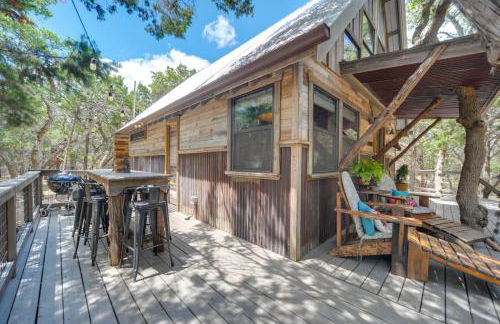 Horse Thief Inn Cabin Retreat with Deck and Hot Tub! - Foto 18