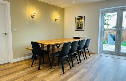 Bromholme Cottage Bacton - Sleeps 10, hot tub, close to beach - Photo 4