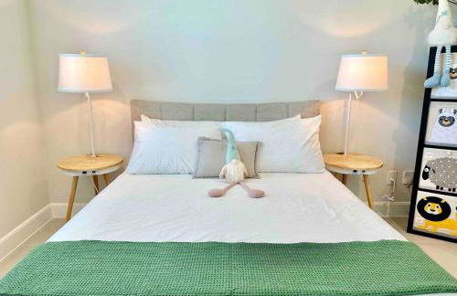 TMC 3-Story Townhome FREE EV Charge - Foto 23