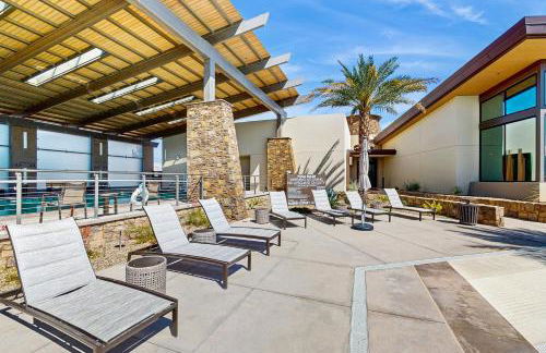 Bright desert oasis with hot tub and grill, shared pool and tennis in 55 plus community - Foto 27