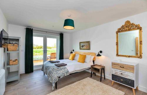 Finest Retreats - The Holt - Photo 8