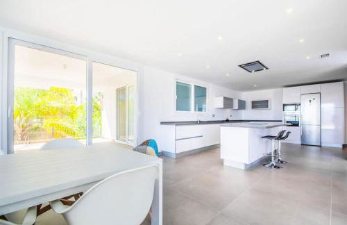 weforyou Exclusive Villa Mairena Private Pool BBQ & Views - Photo 27