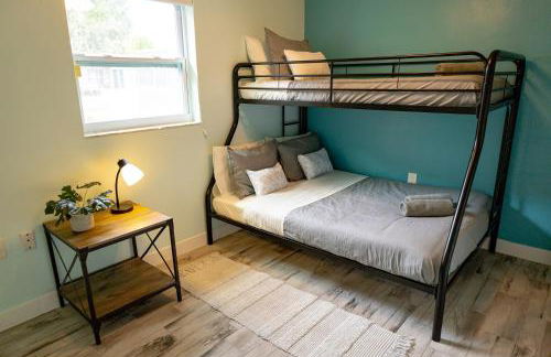 Marlin's Palm Oasis - Beach House, Amazing Pool, BBQ Area - Photo 7