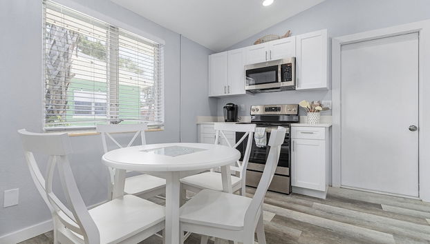 171 Washington ~ Dune Our Thing ~ Unit C ~ Fabulous Pool Home! 2 Bedroom Home by RedAwning - Foto 5, Cocina privada