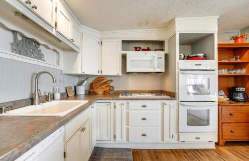 Cozy Table Rock Lake Boathouse with Pool Access - Foto 11