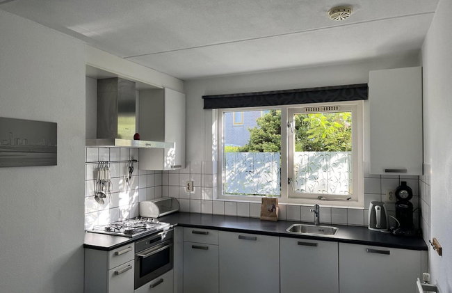 Cosy Bungalow Near the Beach - Photo 54