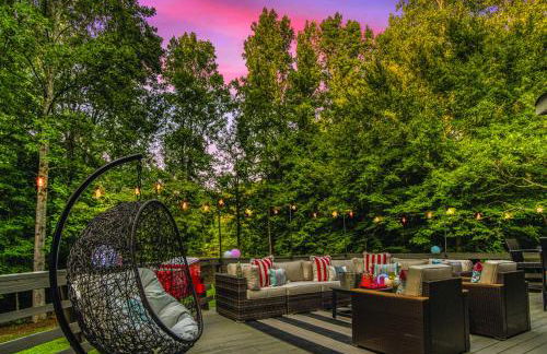 7 Bdrm, Pickleball, Bball, HotTub, FirePit, Golf! - Foto 3