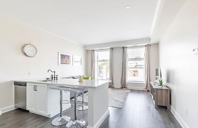 Iconic Rideau 1Bd Unit Balcony Free Parking 1 - Photo 18