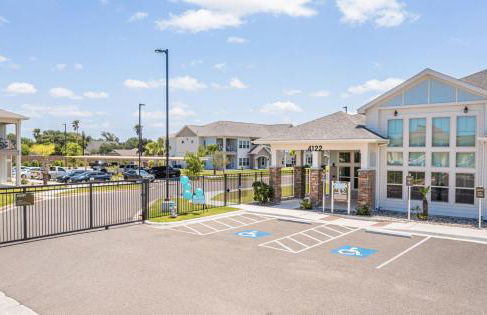 Trenton Sky Suite, Comfort, Pool, Gym, Gated Access - Photo 24