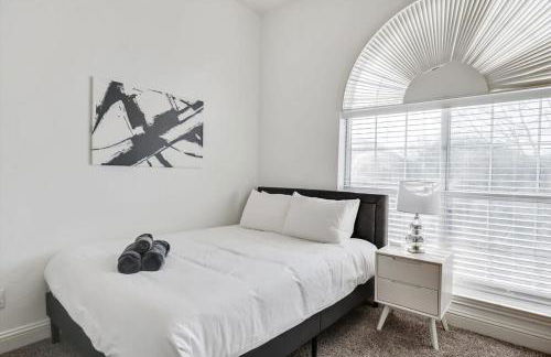 Luxury Home w Hot Tub near DFW Airport - Photo 30