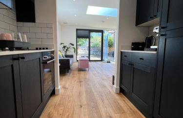 Modern Studio with parking in shared garden - Foto 10