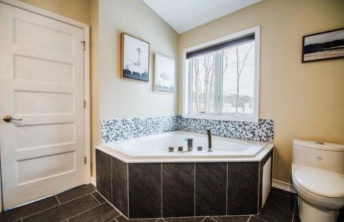 Modern Home of Style & Comfort! - Foto 3