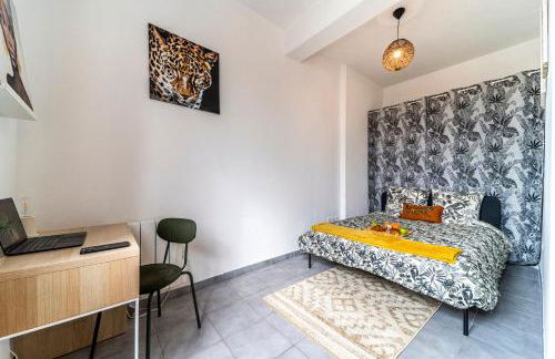 Stay Cosy Lille I Tourcoing - Appartement - Hypercentre - Parking securise - Wifi - Netflix - Cuisine - Foto 10