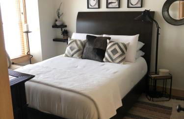 Serene Rustic Farmhouse Mountain Cottage (Sleeps 4) - Foto 24