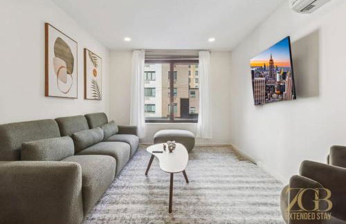 Stylish 2-Bedroom Near Central Park - Laundry - Elevator - Foto 1