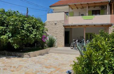 Stone & Sun Retreat with Private Pool - Foto 51