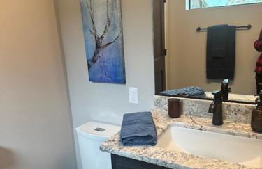 Mariposa Grove Creekside Retreat - To be featured on STAYCATION on the Destination Channel in 2026! - Foto 10