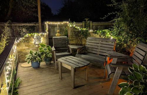 'Monktonmead Lodge' in secluded setting, with private indoor pool. - Photo 35