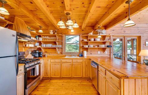 Secluded Luxury Cabin with Hot Tub on 40 Private Acres Near Moorefield, West Virginia - Foto 14