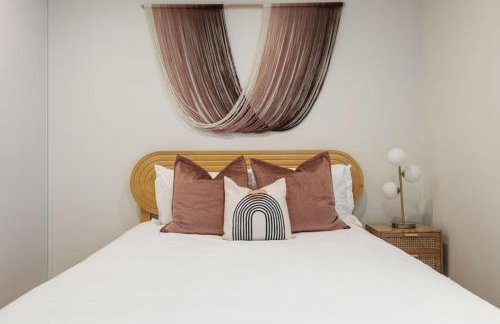 Stunning Retro Beach Oasis, Dual Living, Pool - Foto 58