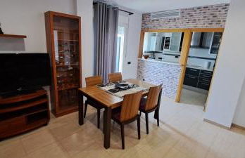 Piso soleado con buena ubicación - Foto 4