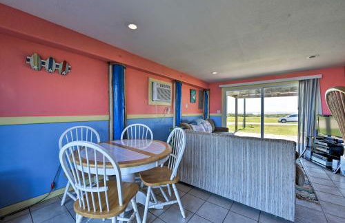 Oceanfront Sargent Beach Home with Dock! - Foto 14