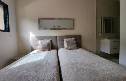 Villa Moderne de Standing avec Piscine Privée à 400m de la Plage - 4 Chambres - Foto 33