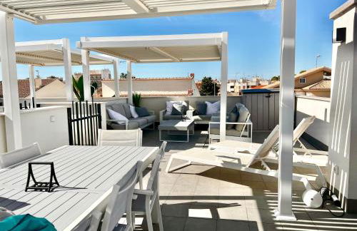 Air-conditioned Elisa Apartment with spacious sunroof lounge and swimming pool - Foto 34