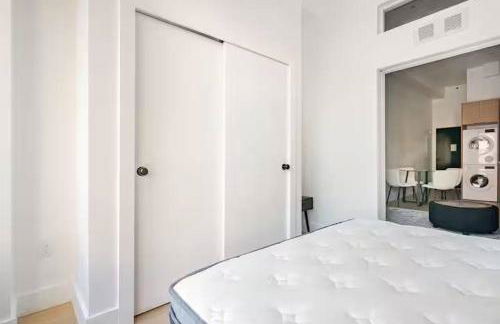 19-4I Stylish 1BR in the Heart of the East Village - Foto 13