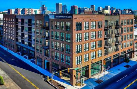 Cozy 1BR with Private Balcony, Gym, Pool & Workspace - Foto 41