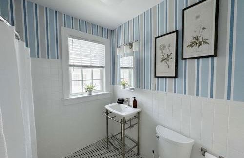 Classy 3-Story Downtown Apt - Great Location - Foto 17