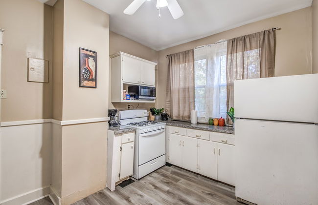 Bluemoon Bungalow 2 Units - Photo 10