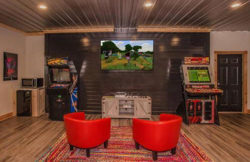 Splashing at the Bluff - Premier Smoky Mountain Views - Indoor Pool Spa - Luxury Cabin - Gatlinburg - Pigeon Forge - Foto 40