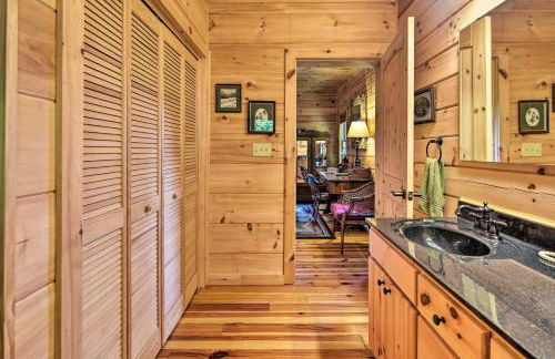 Cabin with BBQ and Games - Walk to Blue Ridge Parkway! - Foto 14