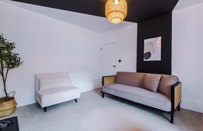 Modern & Chic Four Bedroom Home - Foto 11