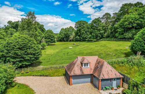 Charming Annexe Lodge with Parking - Pass The Keys - Foto 34