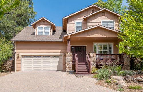 Ponderosa Escape Stunning Location Incredible Game Room Urban Trail System AC EV-charger - Photo 6