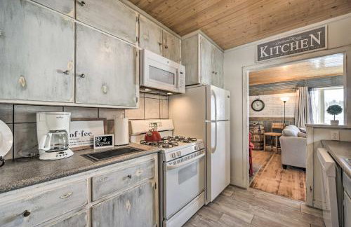 Family Home - Walk to Town and Balsam Lake! - Foto 21