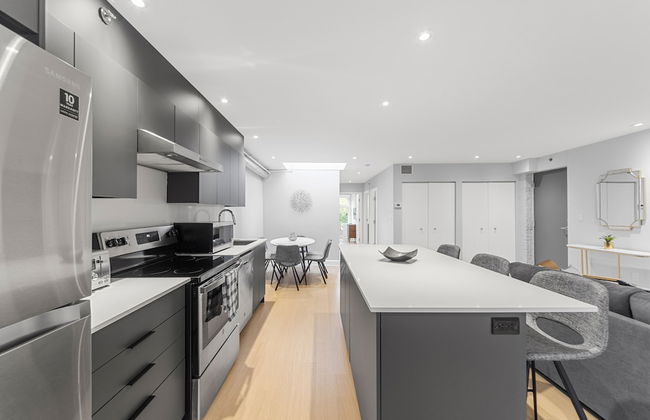 Elegant Suites De La Montagne- Dtwn Mtl - Photo 19