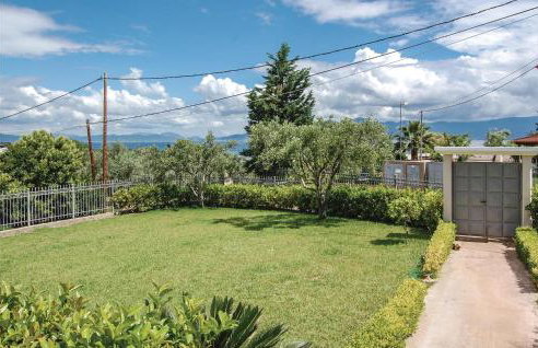 Two-Bedroom Holiday Home In Livanates - Foto 5