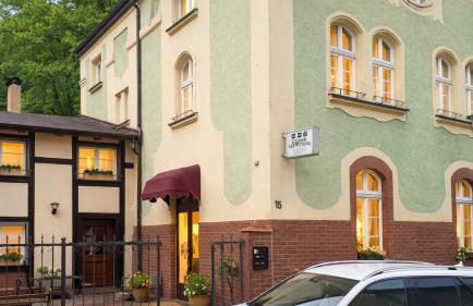 Moderne Ferienwohnung,Sauna im Haus, Parkplatz Hunde willkommen, nahe Schloss, Waldeisenbahn, Hermansbad, UNESCO Geopark, nahe polnischer Markt, Top Lage für Ausflugsziele zum Wandern oder Radfahren - Foto 2