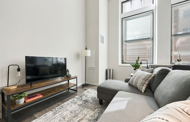 Cincinnati City Club Apartments by Airriva - Photo 24