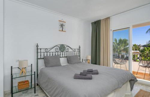 Two bedroom, two bathroom, balcony, pool area, view - Photo 6