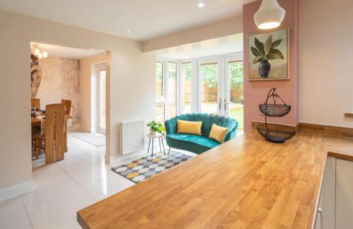 Luxurious 4 Dbl Bedroom house- home away from home - Foto 9