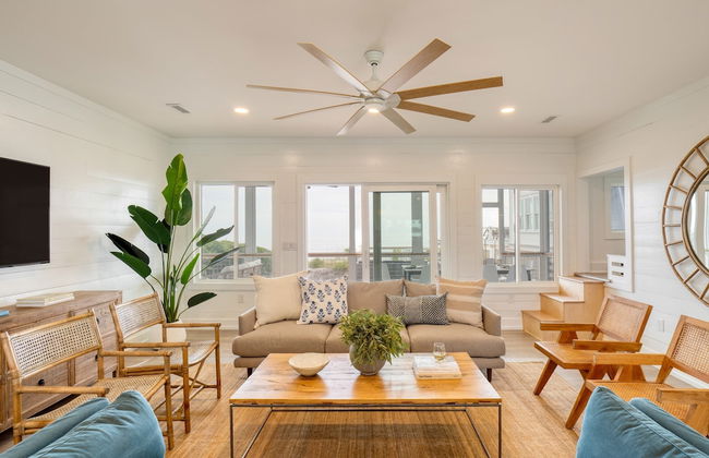 Ocean's Eye by Avantstay Beach Front Home w/ Roof Top, Pool & Putting Green! - Foto 17