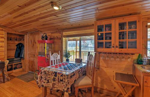 Bartlesville Cabin with Pool, Hot Tub and Trampoline! - Foto 7