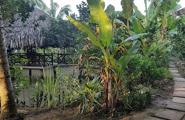 Peaceful Homestay in the Middle of Fruit Garden - Room With Four Double Beds - Foto 22